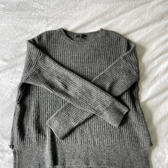 Grey ribbed sweater - Picture 2 of 3